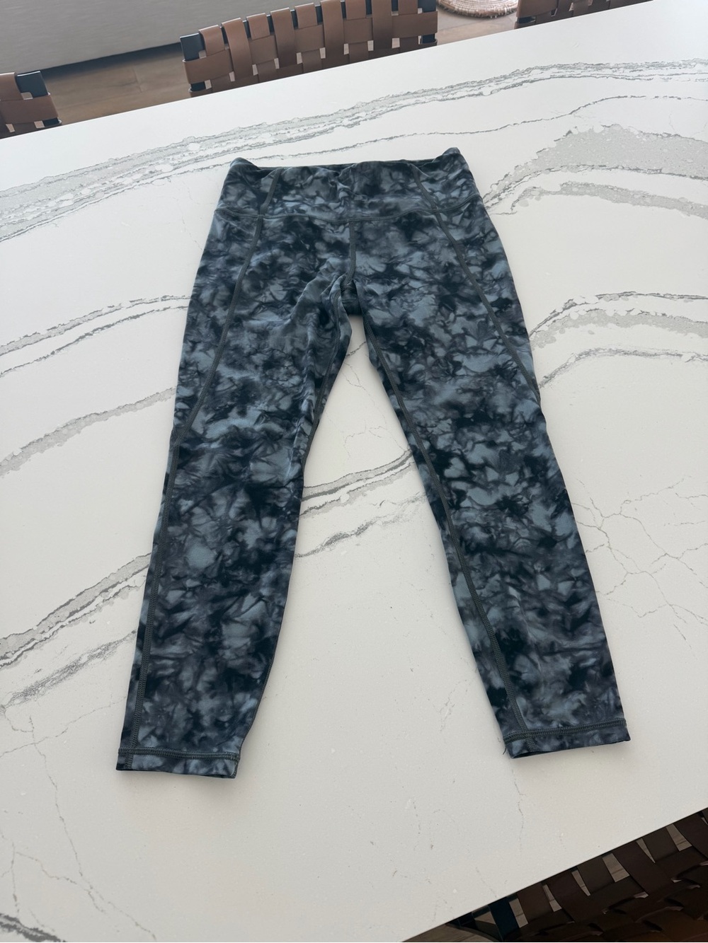 ATHLETA Black Gray Tie-Dye Activewear Leggings Size Medium